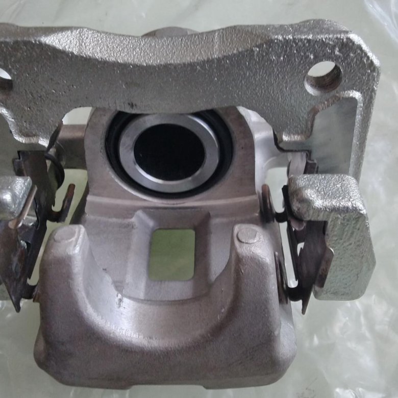 Передний суппорт рав 4 2004 года. Суппорт на рав 4. Суппорт на рав 4. Суппорт на рав 4. Монтажный комплект зад суппорта рав 4 2.