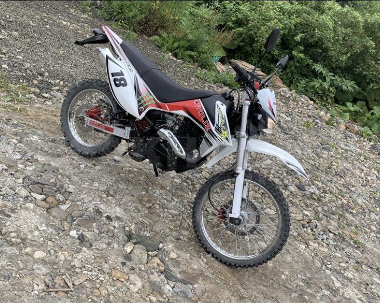 Мотолэнд дефендер 150. Рейсер эндуро 150. Мотоцикл кросс defender motoland 150cc. Мотоцикл кингстон 150 астерикс. Мотоцикл кросс defender motoland 150cc.