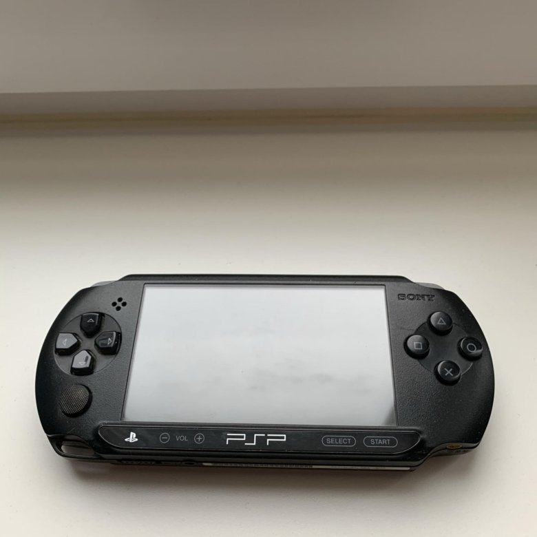 Psp street. Сони ПСП стрит. Портативные игровые приставки PSP 2020 Sony. ПСП стрит белая. Полный комплект PSP.