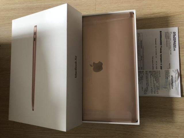 макбук упаковка. Macbook pro упаковка. упакованный макбук. коробка макбука. Macbook pro 2020 коробка.