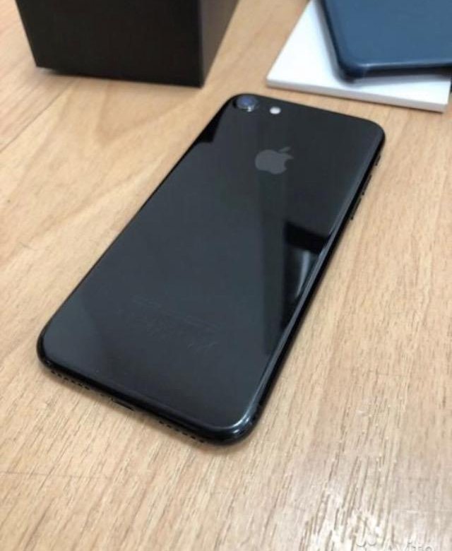 7 черный. Iphone 7 32 GB глянцевый черный. Iphone 7 черный глянец. Iphone 7 Matte Black и Jet Black. Айфон 8 128 ГБ черный.