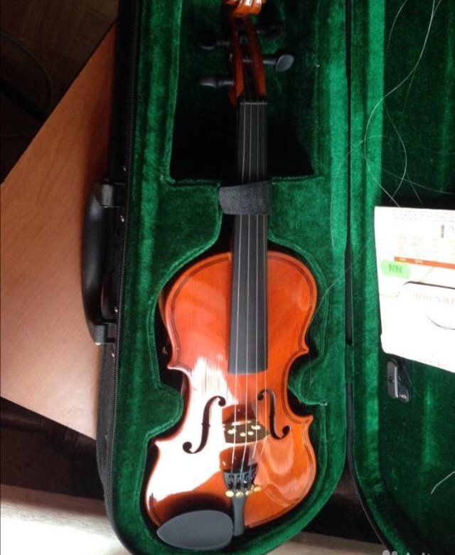 Скрипка 2/4 размер. Аккордеон и скрипка. Grand Violin GV-300. Как определить размер скрипки. Скрипка петербург