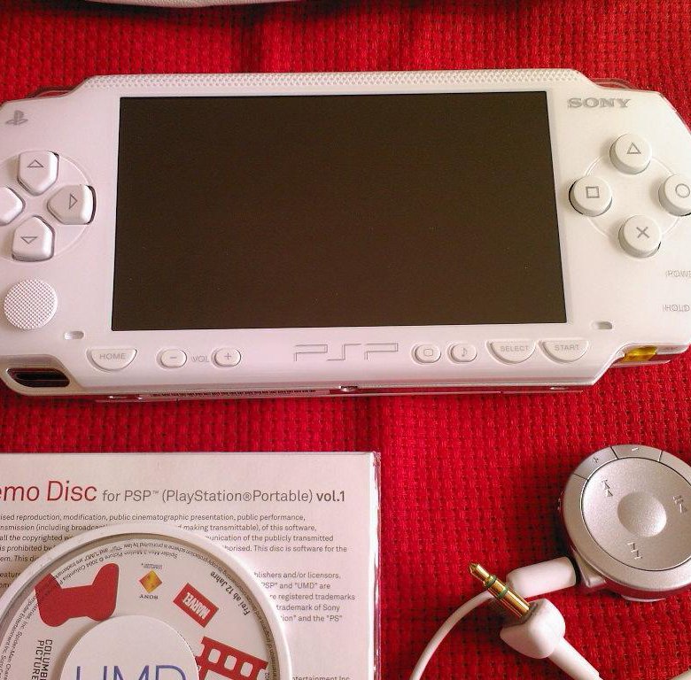 Psp поддержанная. PSP сони новая. PSP White. PSP белая. PSP белого цвета.