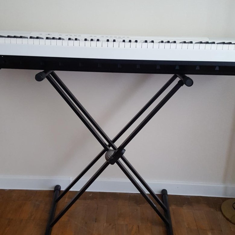 Roland dp 990f. Yamaha синтезатор под пианино. Стол для синтезатора. Пюпитр для синтезатора medeli m15. Yamaha clp 144.