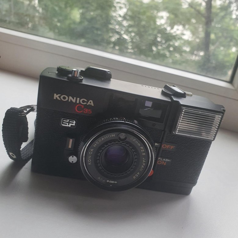 C ef 6. Konica пленочный фотоаппарат. Коника фотоаппарат 1991. Konica фотоаппарат полкадра. Konica c35 EF купить.
