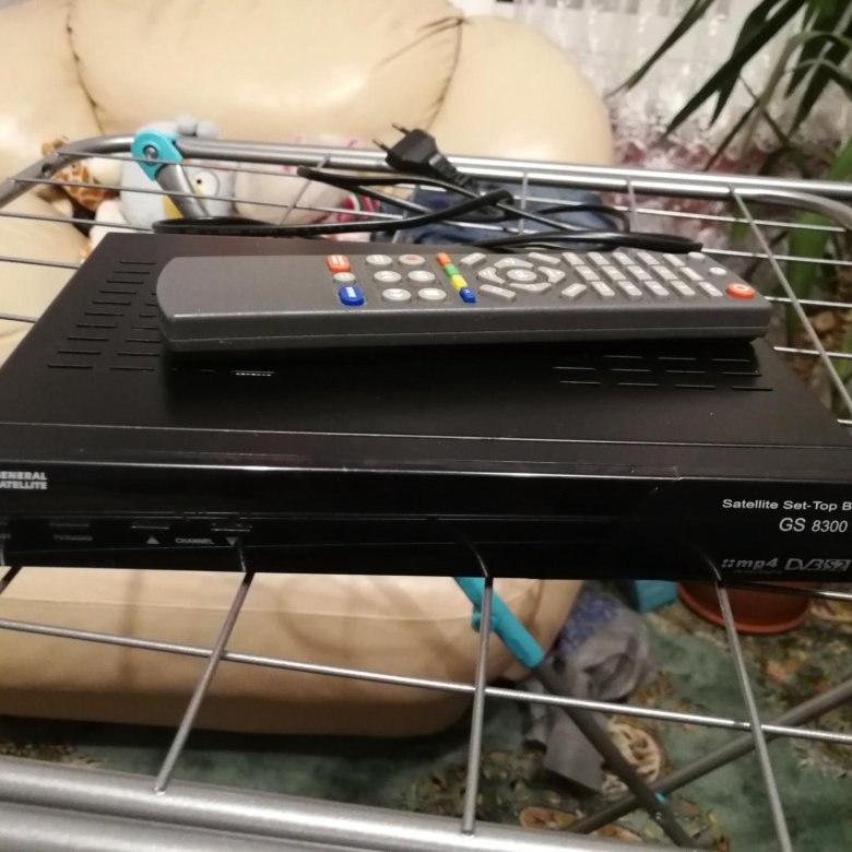 Drs-8300. Цифровой спутниковый приемник gs- 8300n. Приставка триколор gs 8306. Ресивер gs 8300n. Приёмник триколор gs 8300n.