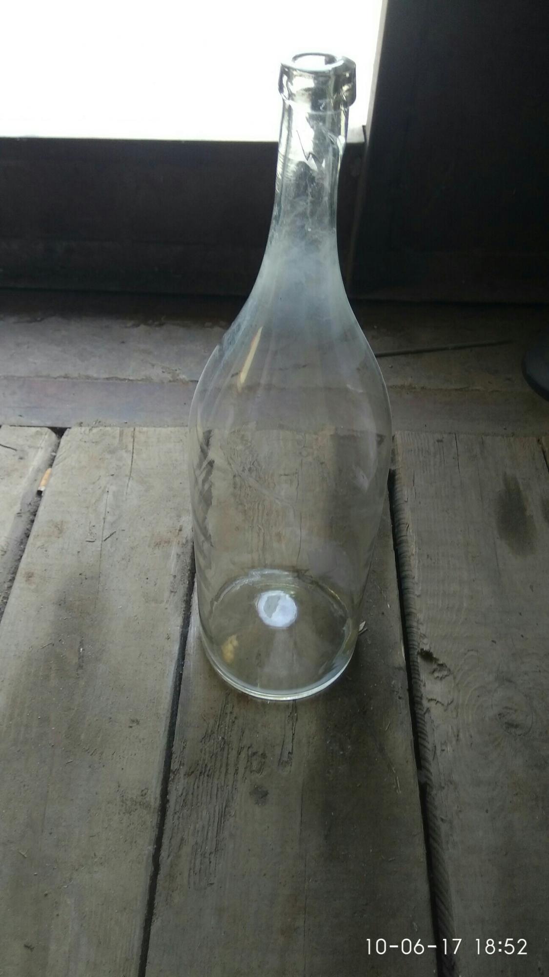 Масса стеклянной бутылки. Обрешетка для стеклянных бутылей. Бутылка стеклянная 3 литра квадрат. Лопается стеклянная бутылка. Бутылка стеклянная 2-100-2-МТО.