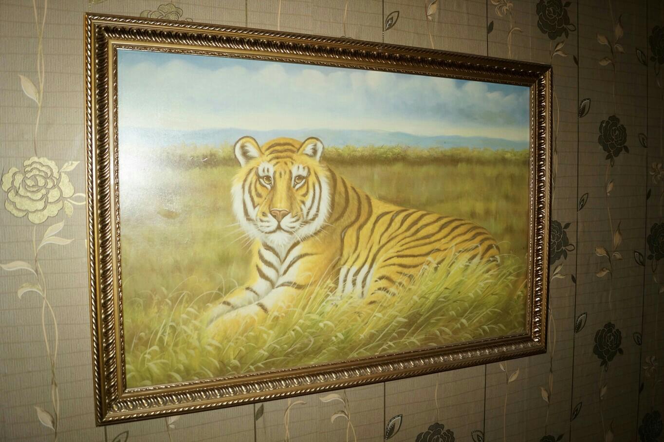 Картины на авито. Рамка с тигром. Картина в рамке тигр. Картина с тигренком в рамке. Авито картины.