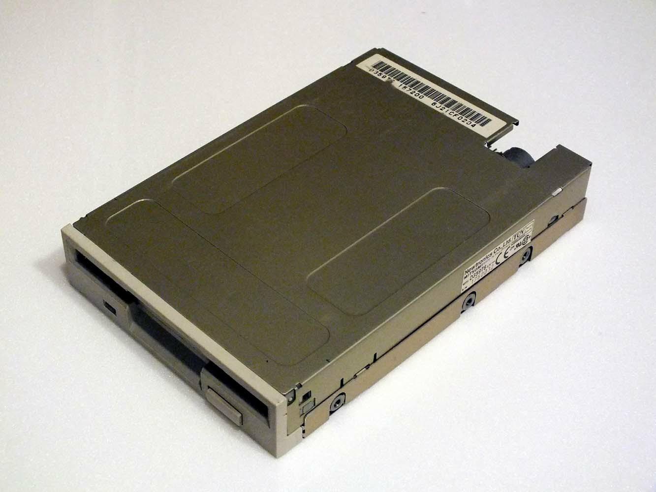 Дисковод для флоппи дисков 6 букв. Fdd 3.5. привод для дискет mitsumi d359. дисковод 6,5 1985. флоппи дисковод.