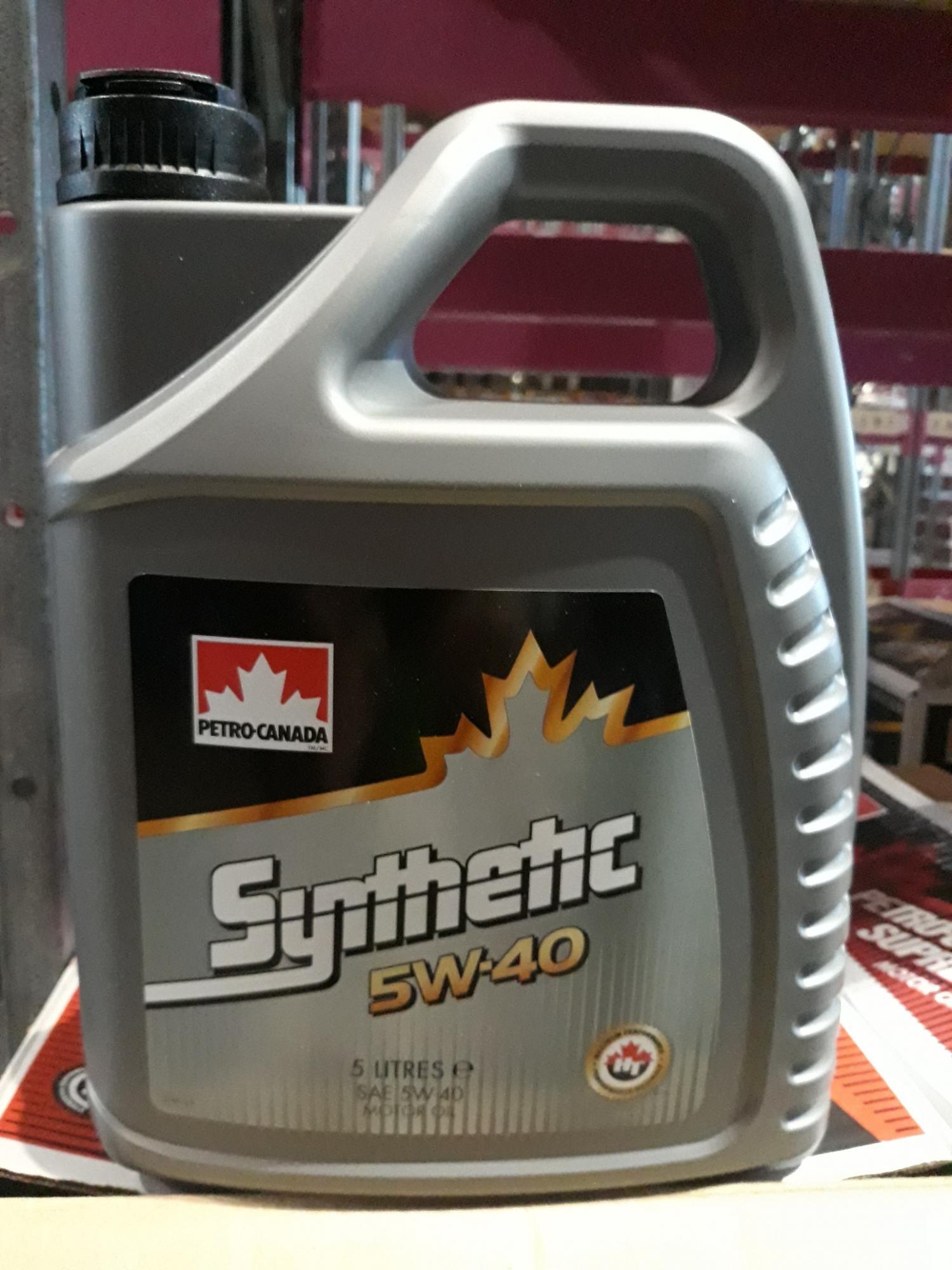 Петро канада синтетика. Petro Canada 5w40 Supreme Synthetic. Petro Canada 5w40. Petro-Canada Europe Synthetic 5w-40. Petro Canada 5w40 Synthetic.