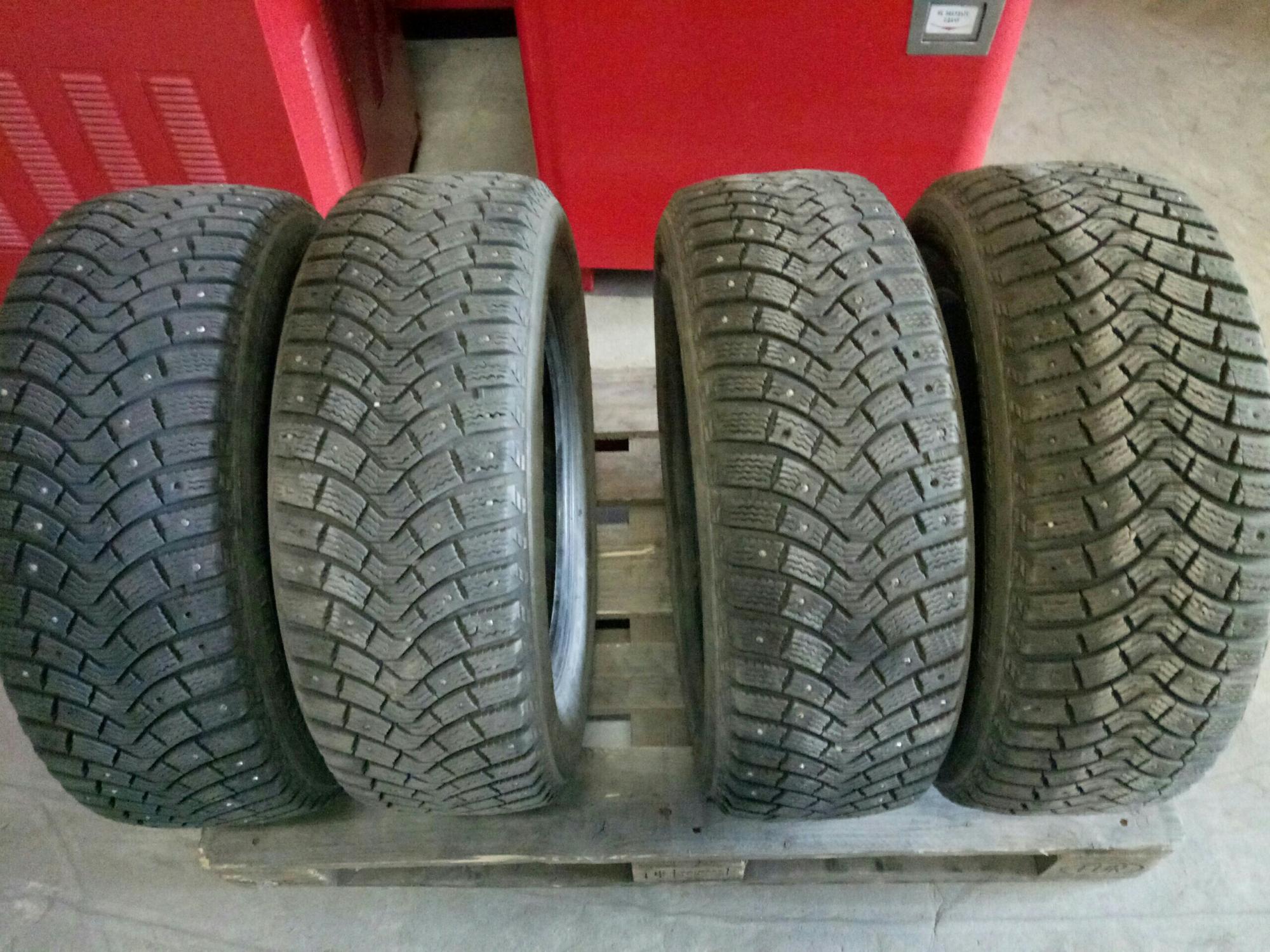 Шины michelin 215 65 r16. Мишлен зимняя резина 215 65 16. 215 65 R16 Мишлен зима. 215 65 16 Мишлен зимняя. 205 65 16 Зима Мишлен.