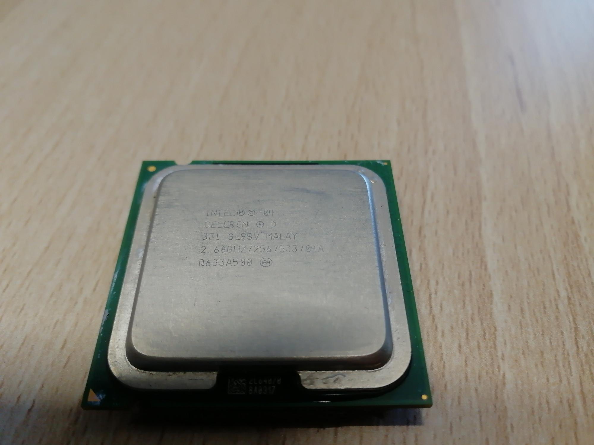 Pentium 775. Intel Celeron d 775 сокет. Pentium g2020. Железная штука для Интел.