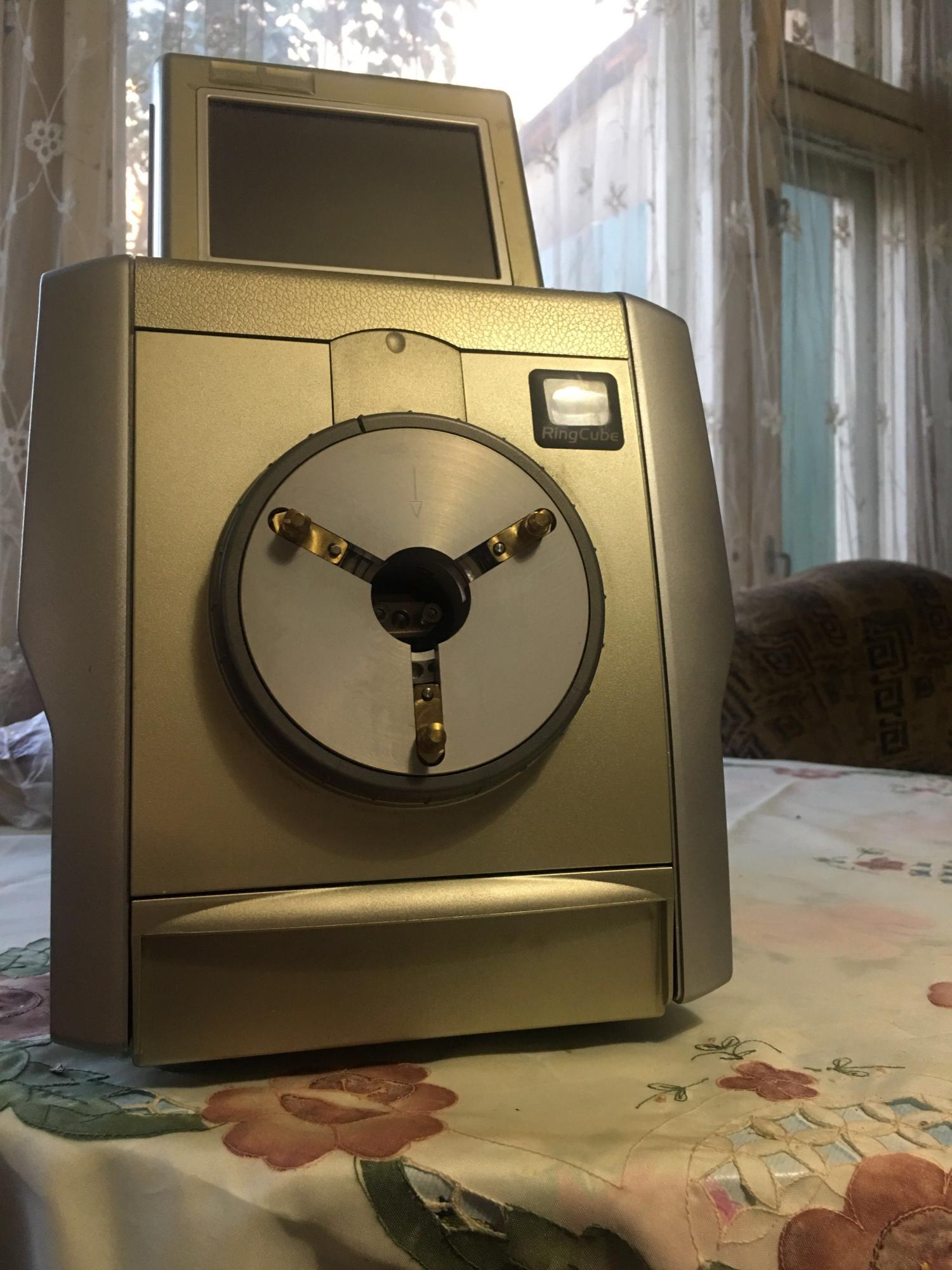 Гравировальный станок для колец и браслетов RINGCUBE.