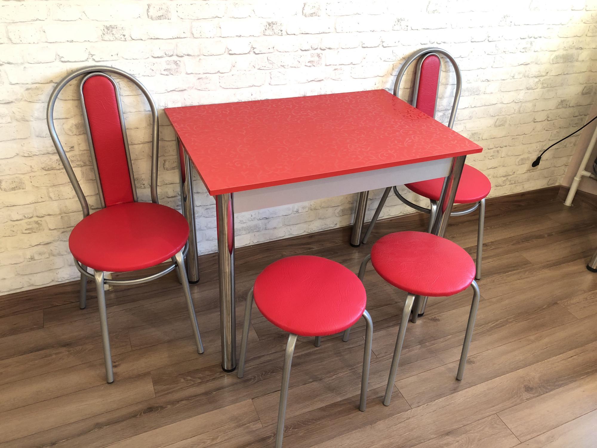 Комплект стульев 4 шт для кухни. Кухонный стол Mertuno 110. Стол с табуретками для кухни. Кухонный набор стол и стулья. Кухонный столик и табуретки.