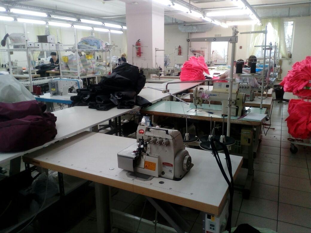 Швейный цех ищет заказы. Пошив одежды на заказ реклама. Фото аксессуары швеи. Найти швейный заказ. Дизайнер одежды.