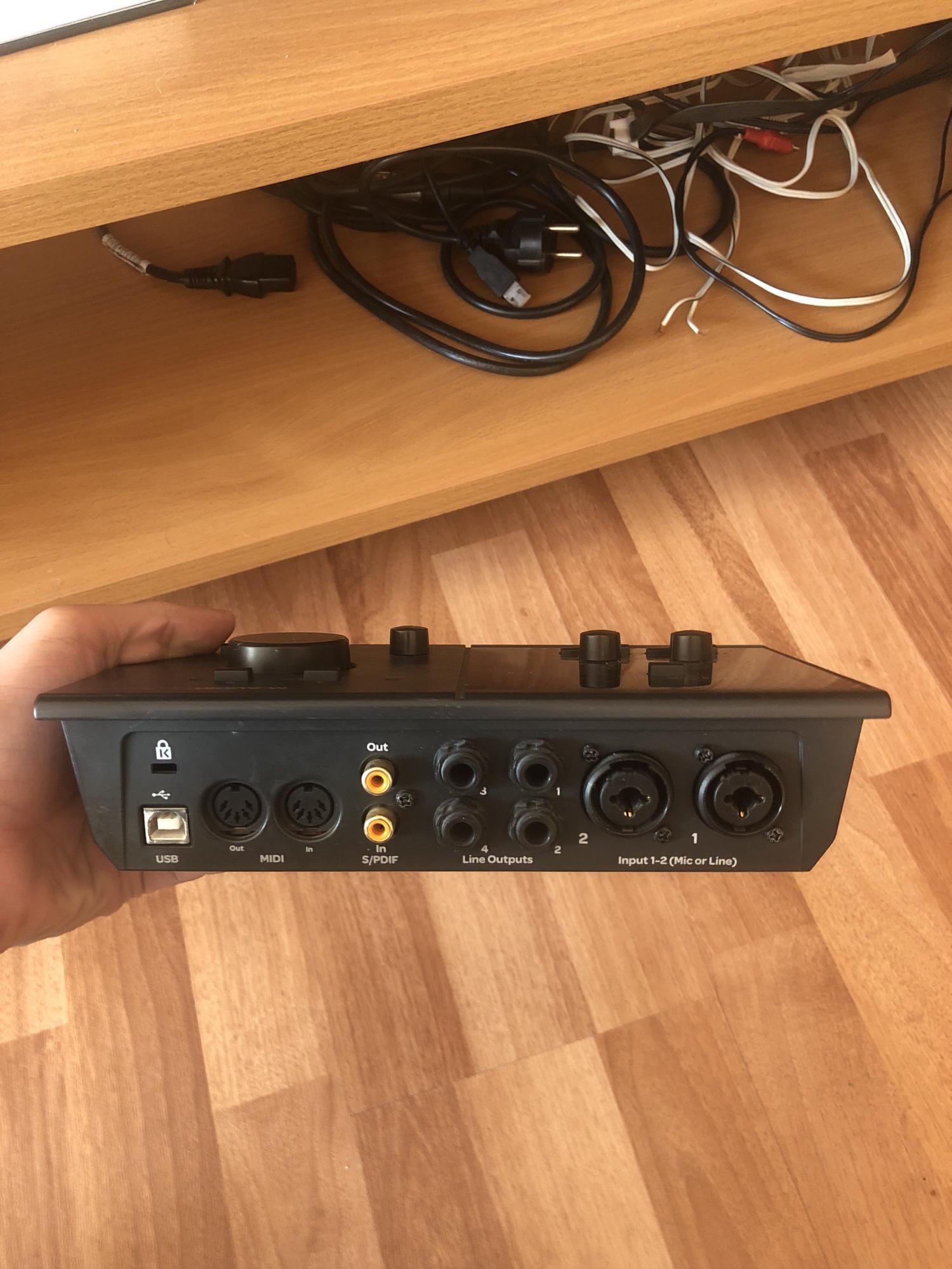 Spdif m-audio c400. Внешняя звуковая карта m-audio fast track с400. M-audio fast track с400. M audio fast track c400. M audio fast track c400.