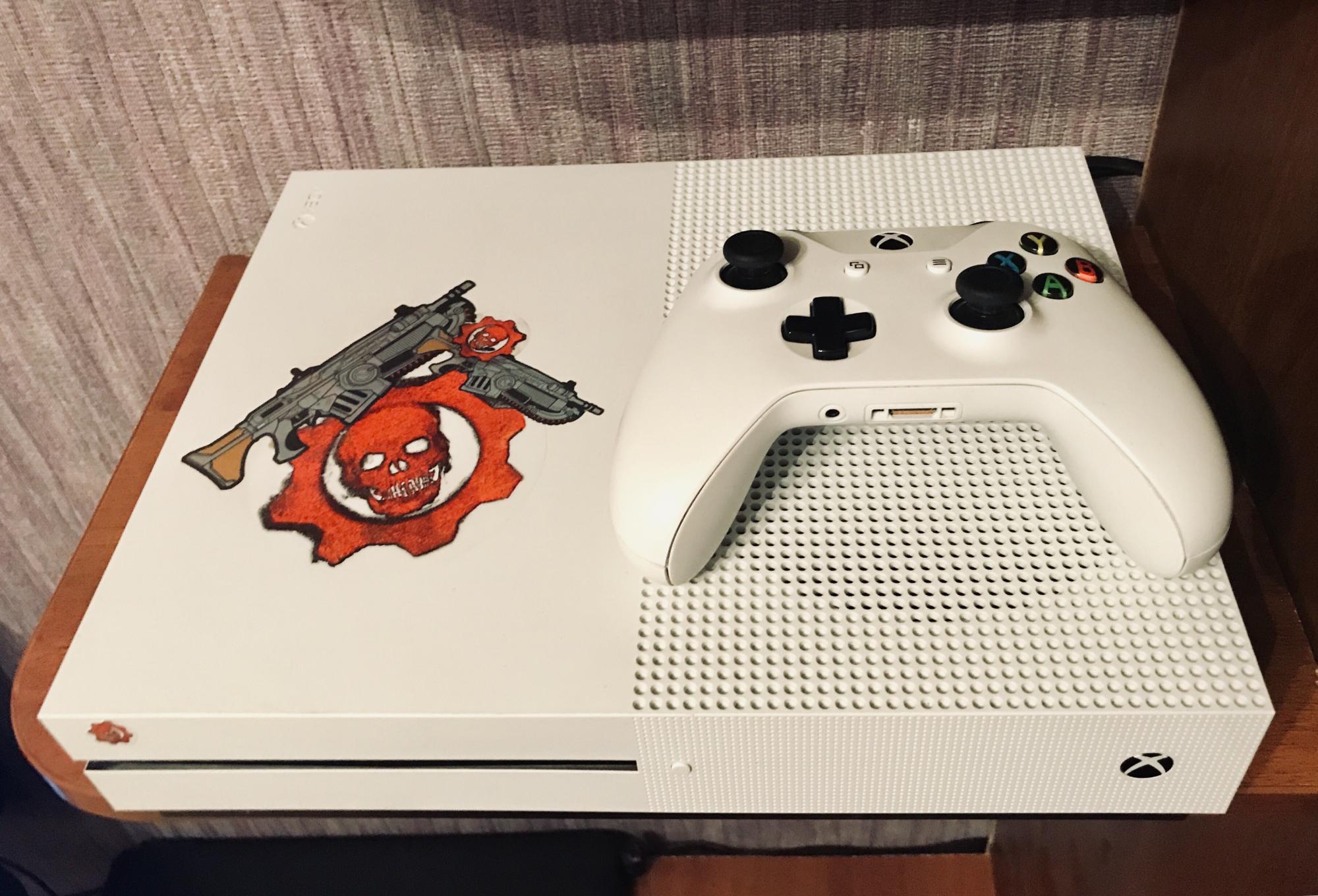 Xbox one s из бумаги.