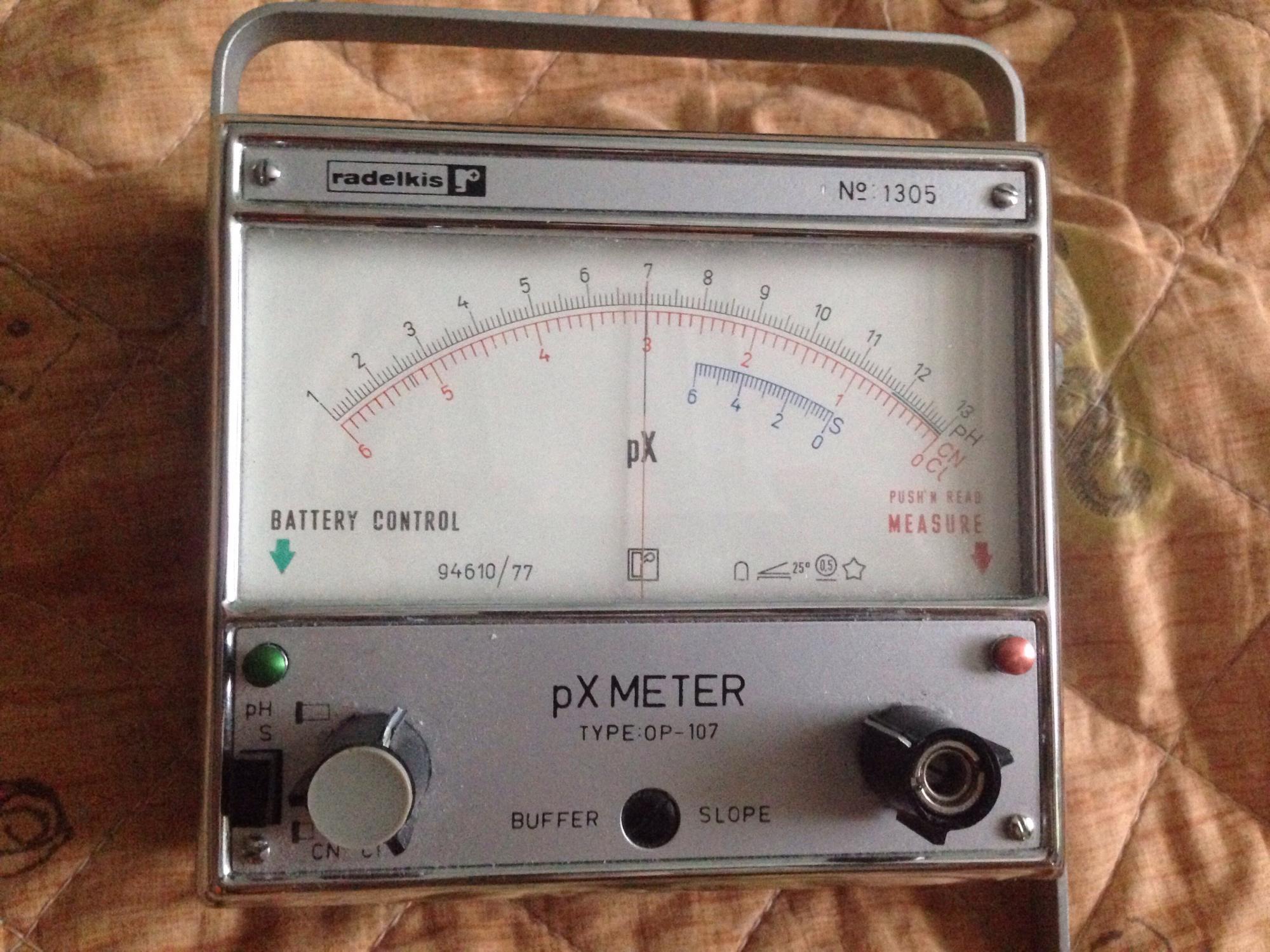 2 измерительные приборы. L C метры советского производства. Px Meter radelkis op-107.