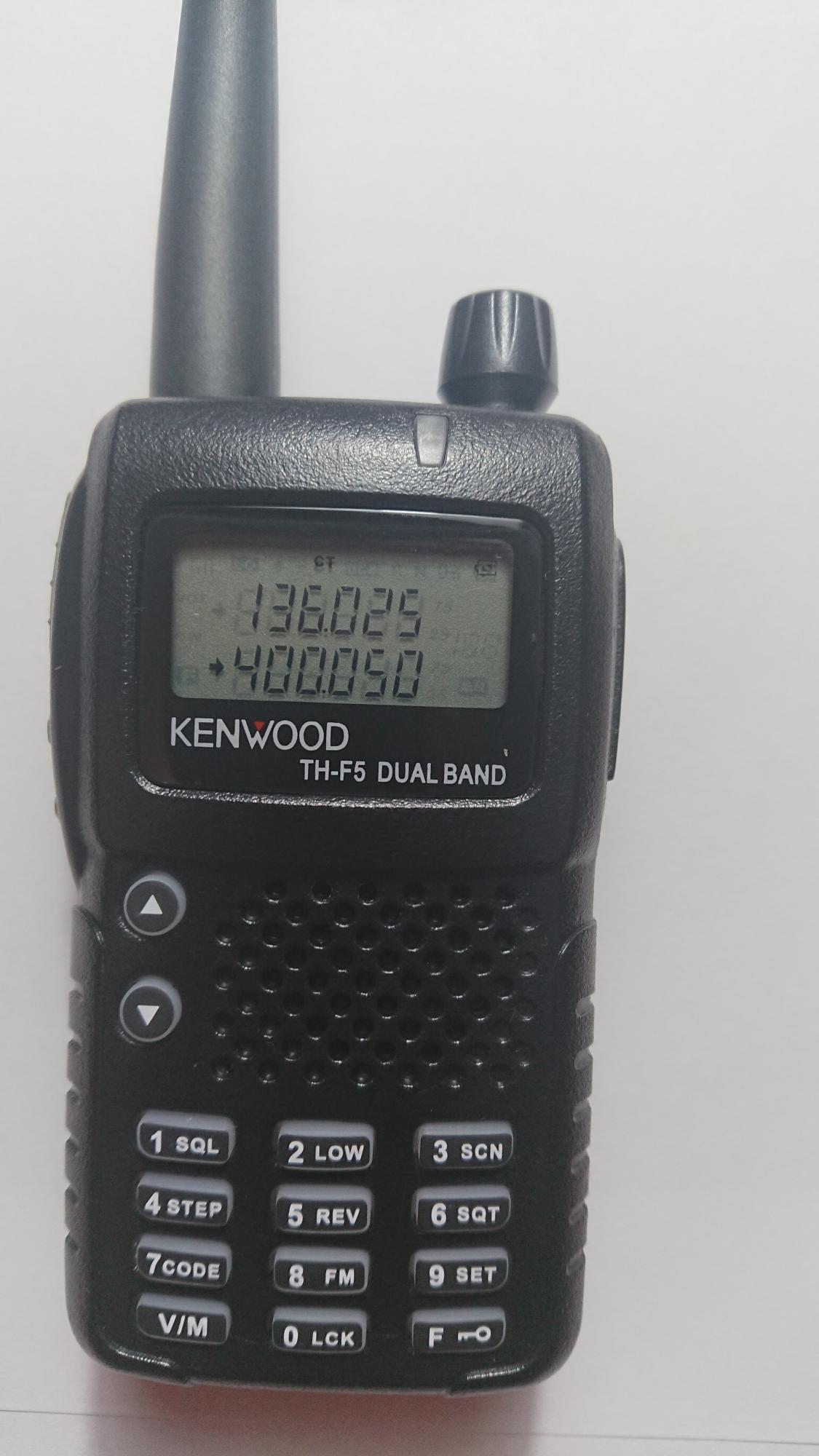 Kenwood dual band. Kenwood th-f5 Turbo. Kenwood th-f5 Dual Band. Рация Kenwood th-f5. Рация Кенвуд тн-f5.