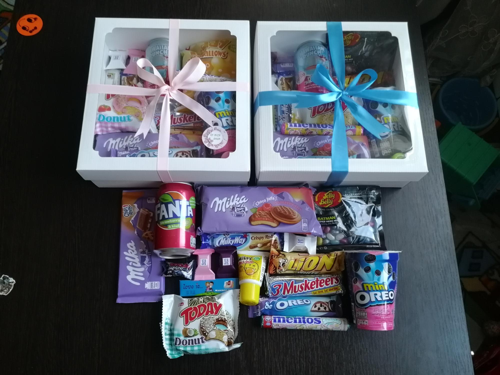 Подарочный бокс сладостей. Сладкий набор. Подарочный бокс сладостей. Коробочка со сладостями. Бокс со сладостями.