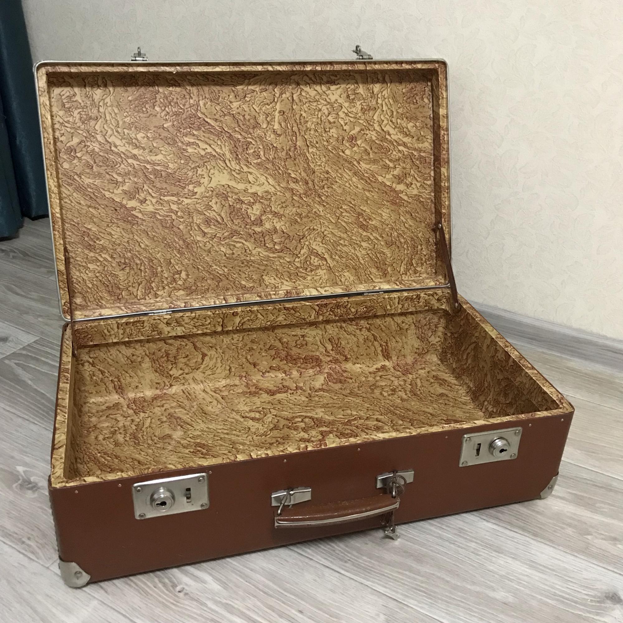 Фибровый чемоданчик
