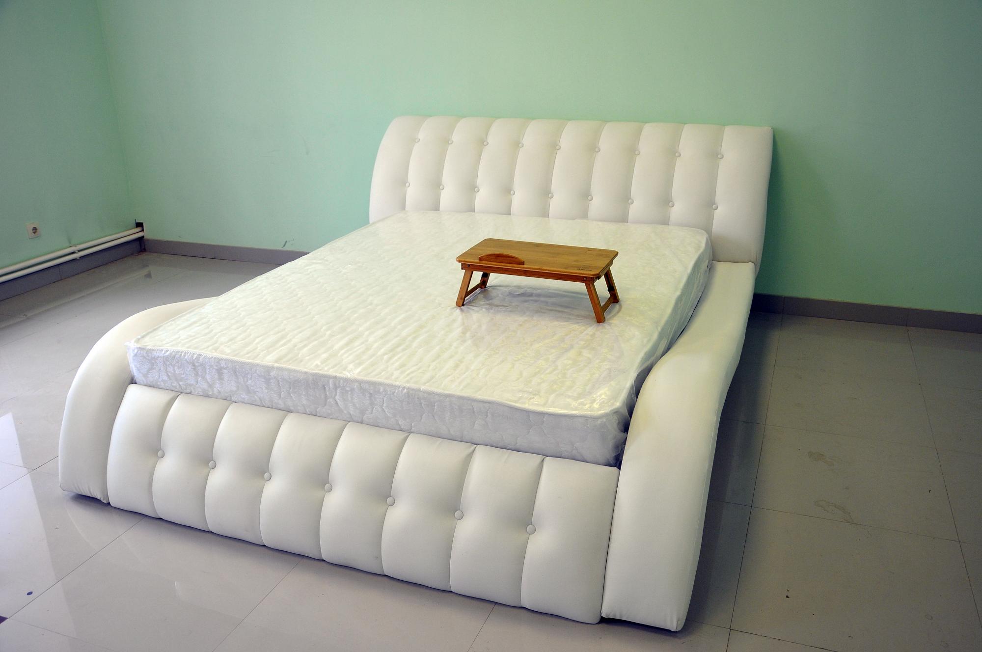 Кровать с матрасом Мадрид белая 160х200