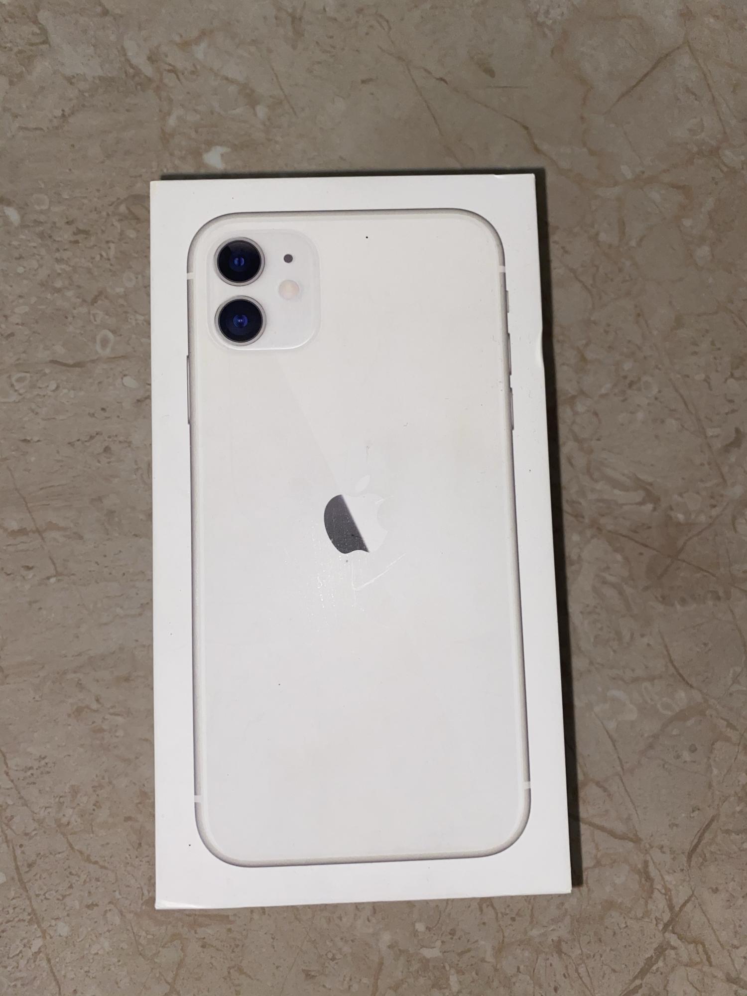 Коробка от айфона 11. Айфон 11 64 ГБ белый. Айфон 11 блы 64 ГБ. Iphone 11 белый коробка. Айфон 11 128 ГБ белый.