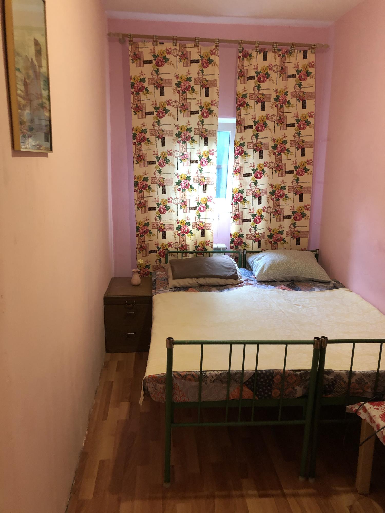 Снять комнату в семейном общежитии семейной паре. Снять комнату в семейном общежитии семейной паре