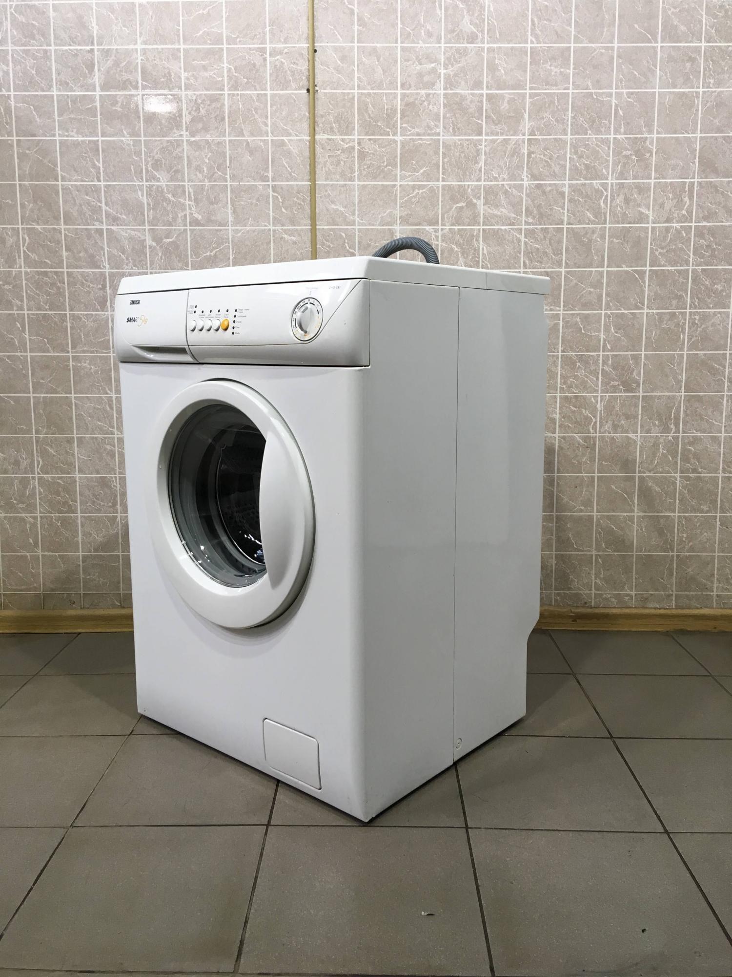 Стир машины б у. Стиральная машина Zanussi ZWD 381. Стиральная машина Zanussi ZWD 685. Zanussi 2010 стиральная машина. Стиральная машина Zanussi 2008.